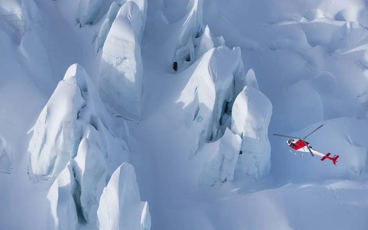 Eissäulen und Gletscherspalten am Fox Glacier